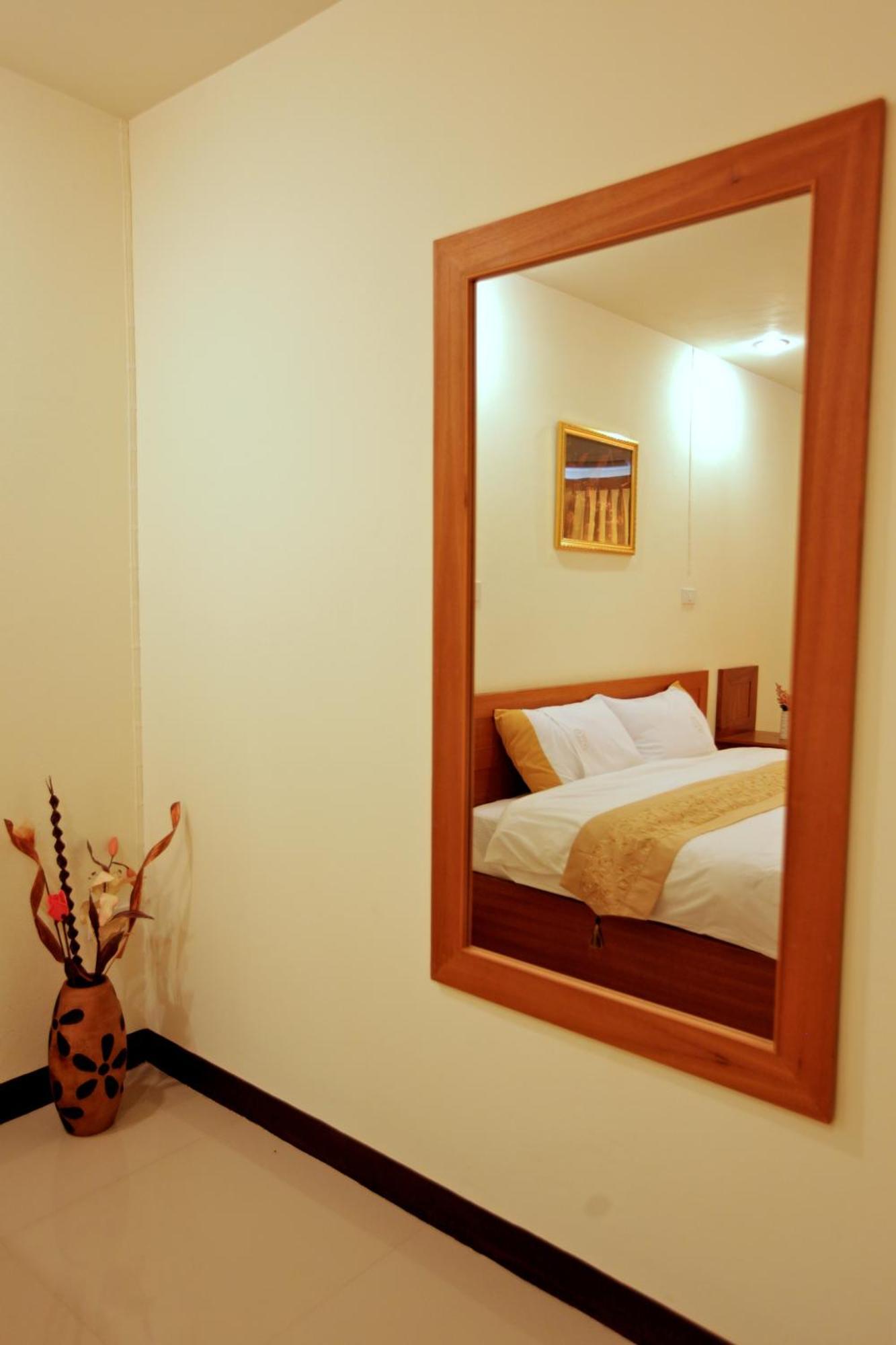 Rafael Hotel And Mansion Bangkok - Sha Extra Plus Certified Ngoại thất bức ảnh