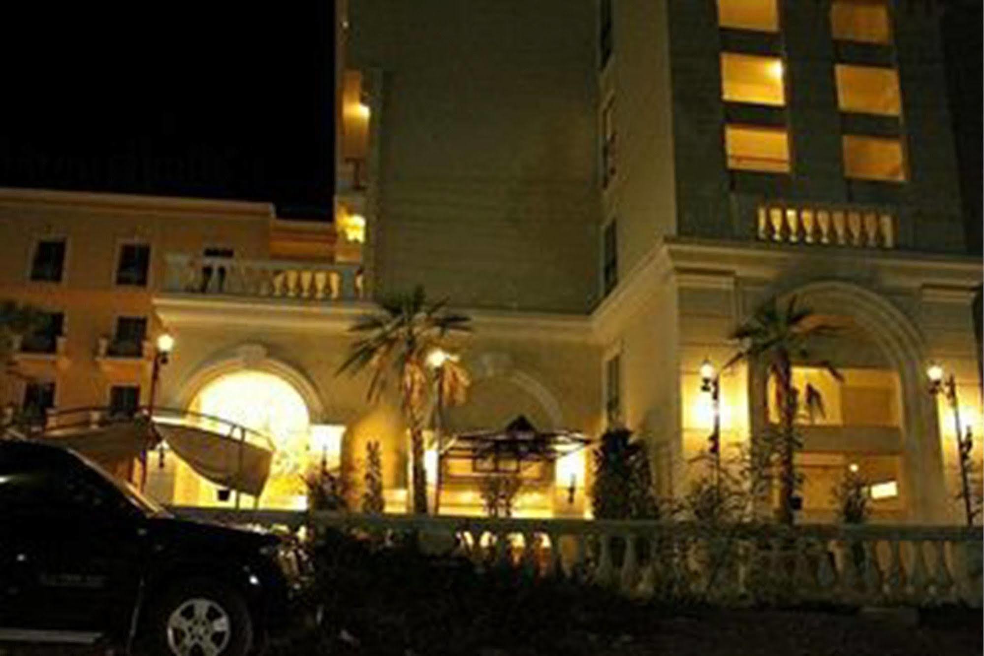 Rafael Hotel And Mansion Bangkok - Sha Extra Plus Certified Ngoại thất bức ảnh